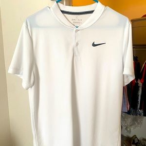 Nike Dri-Fit Two Button Athletic Shirt. Mens Size. M